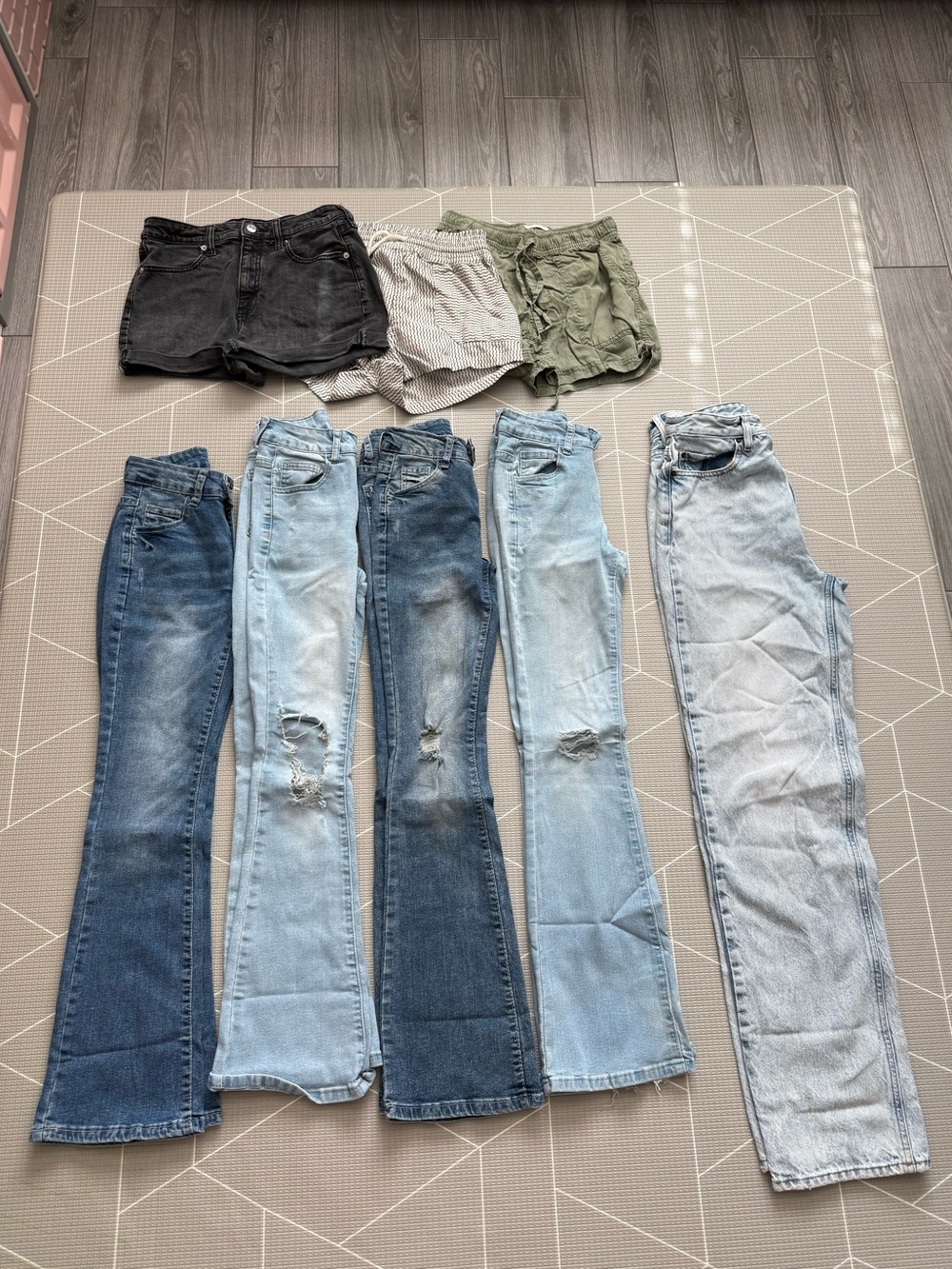 Trendy Mixed brand|8 piece bottoms bundle Denim flare Jeans & Casual Shorts•XS-S